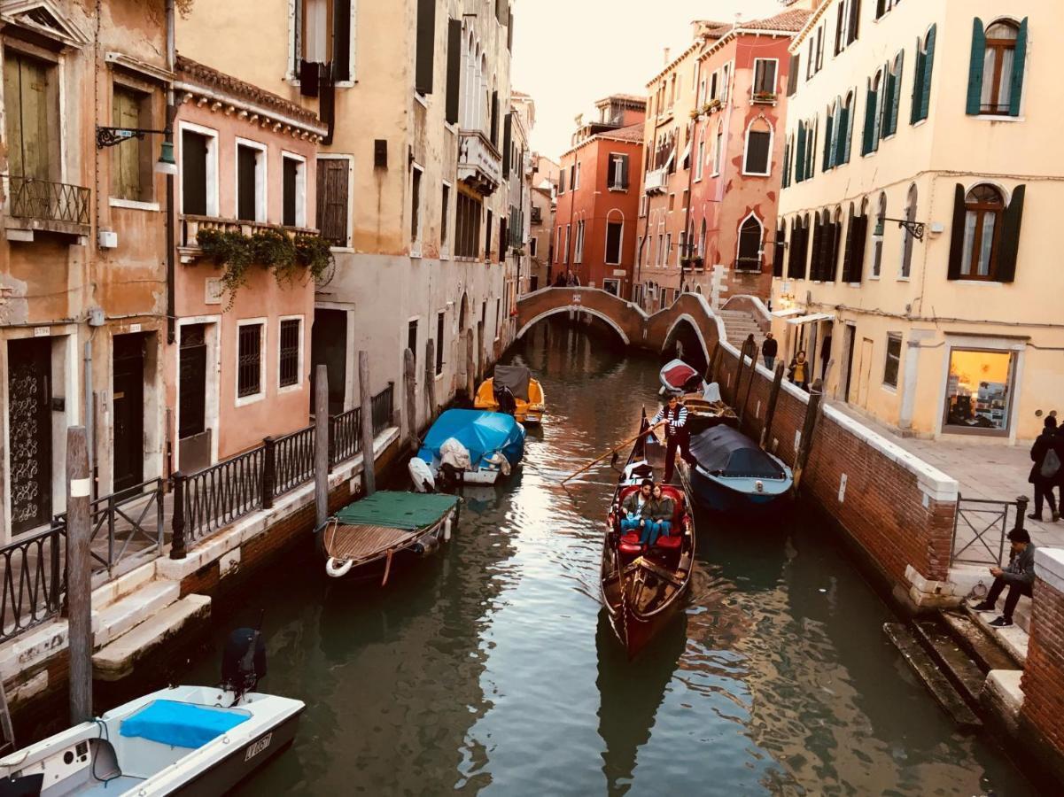 Apartment Pink House In Center Venedig